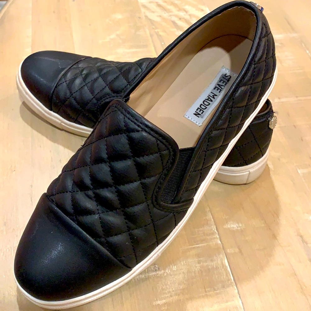🌻Steve Madden Slip-On Sneakers🌻Size 9.5